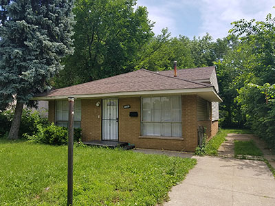 Front of 13041 S Eberhart home in Chicago