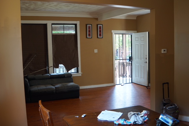 Living room of 7811 S Champlain Property